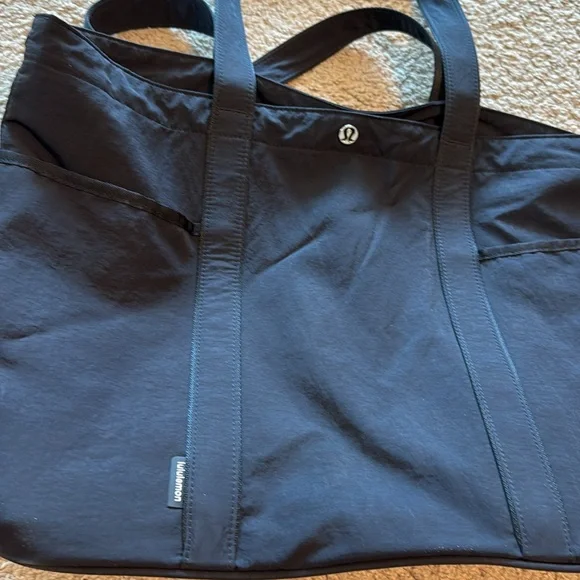 Lululemon Daily Multi-Pocket tote bag - Picture 4 of 5